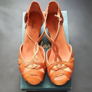 Clarks Orange Leather Heel Sandals Strappy Ankle Straps Halloween Witch Shoe?